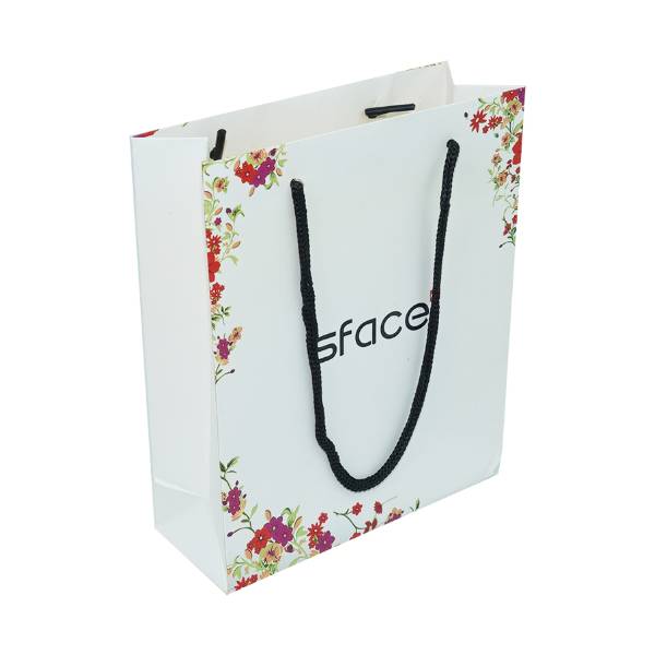 Thickened colored paper bags for merchandise
