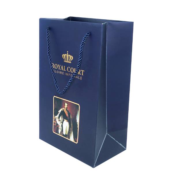Thickened paper bag for wine packaging