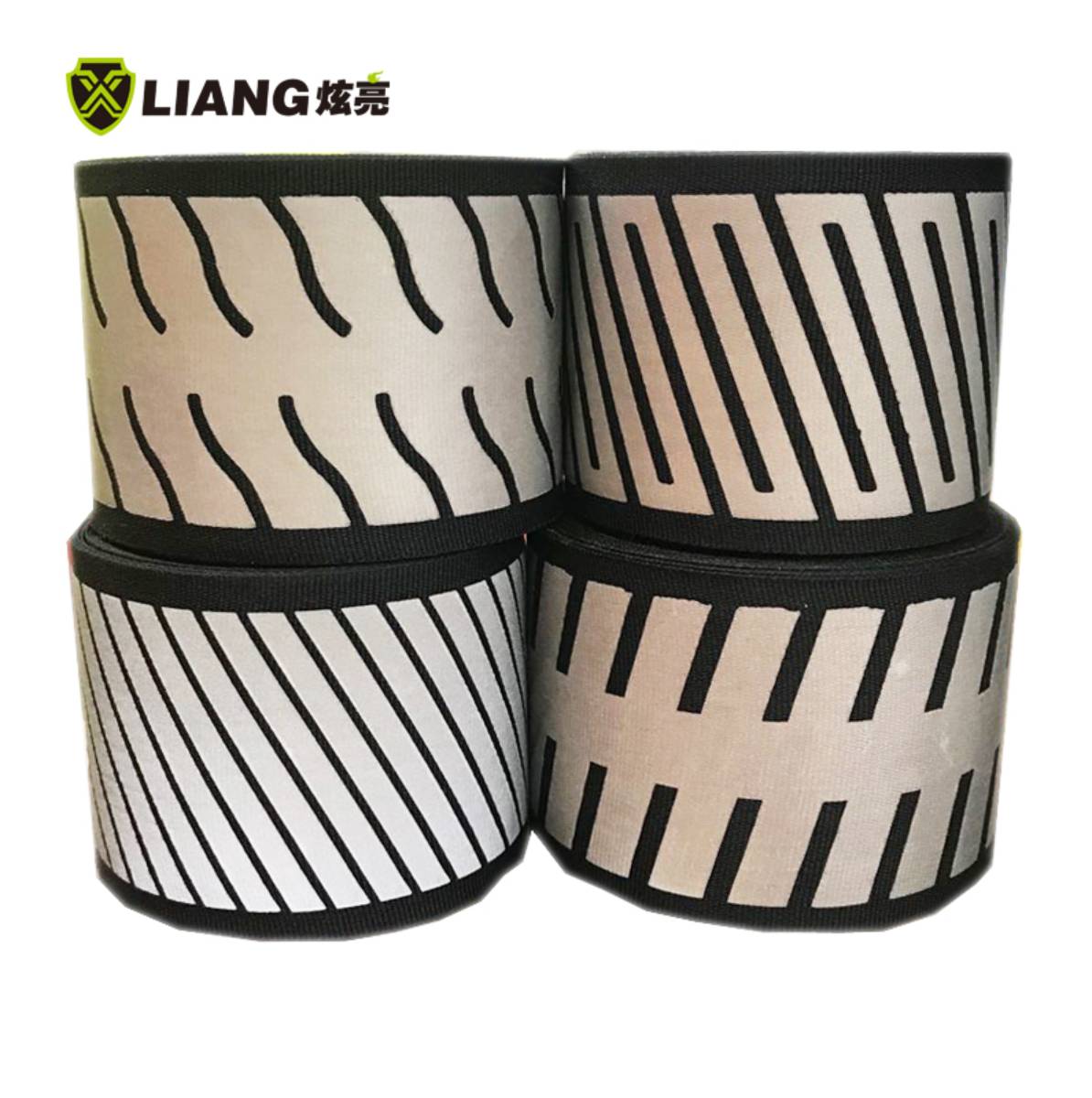 Reflective lattice bar