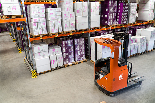 Features to look for when buying a quality warehouse order picking cart - 6  River Systems