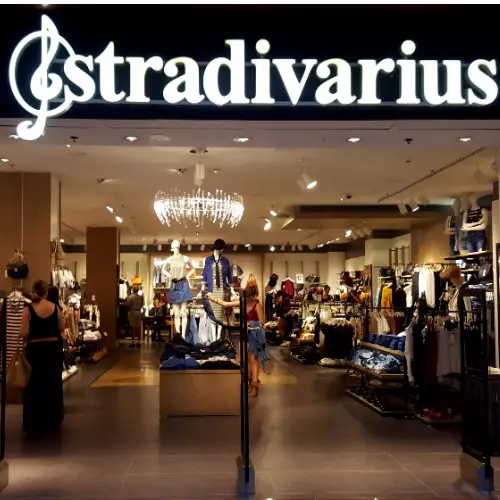 Stradivarius greece. Страдивариус. Stradivarius одежда. Магазин страдивариус. Stradivarius Ривьера.