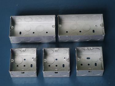Power junction box