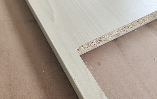 planks with rough and smooth edge