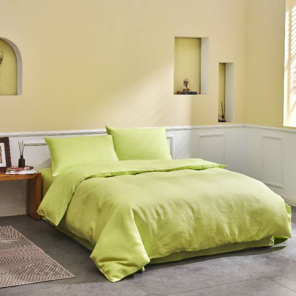 LINEN BED SET WITH ZIPPER CLOSURE