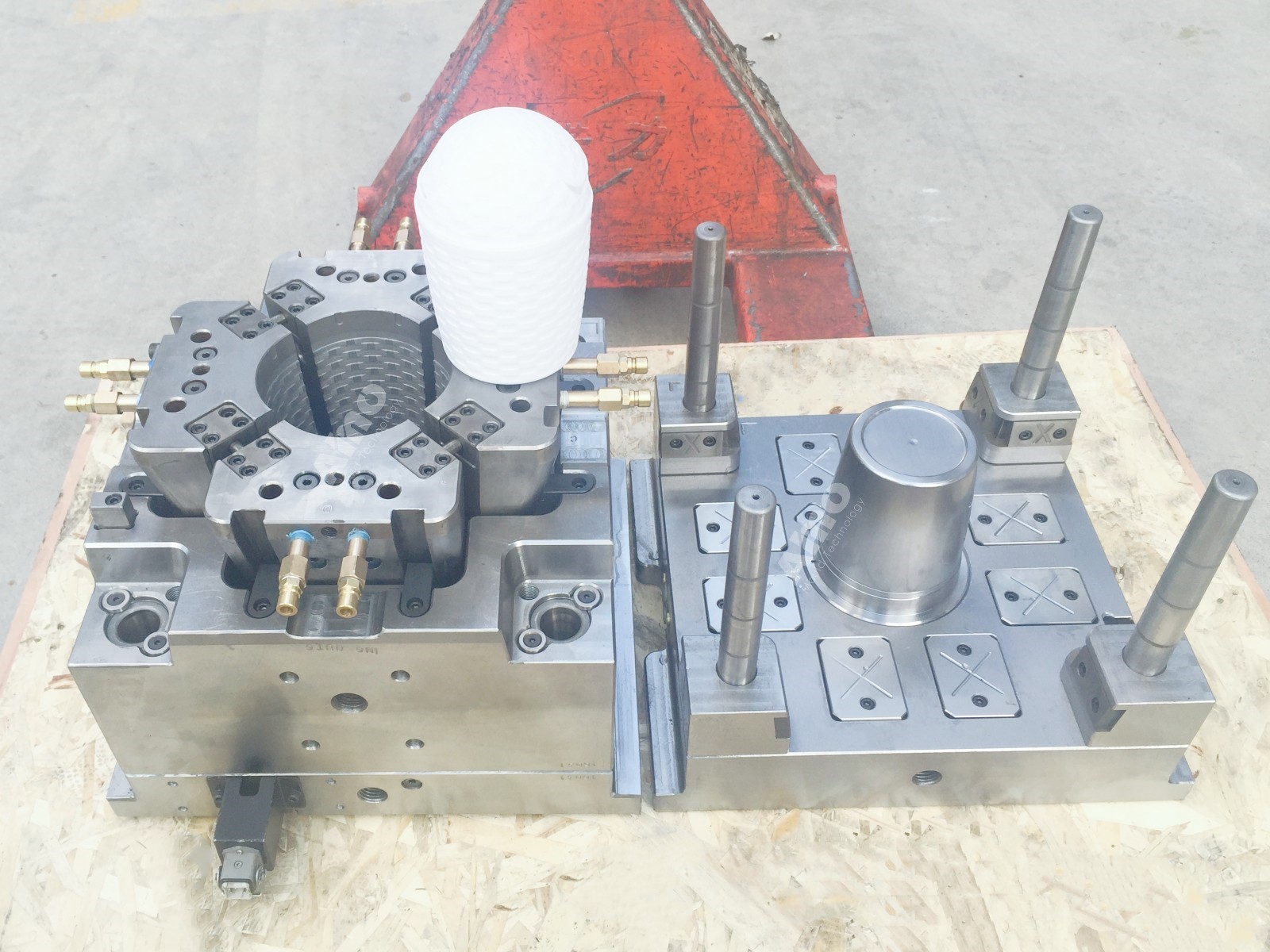 dustbin mould