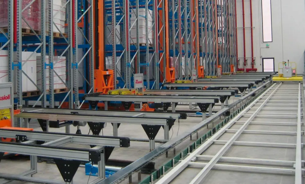 1. Structural pallet racking  Structural pallet racking is designed to store heavy items. The design is similar to rolling shelving, but with structural access. The structure of the building itself can be designed so that columns are used to simultaneously support the roof of the storage facility. In this case, the columns of the structural pallet frame replace the vertical support I-beams of the storage building. The system is a rack-supported building.