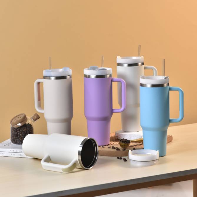 40oz Stainless Steel Insulated Tumblers , Travel Mug with Strew