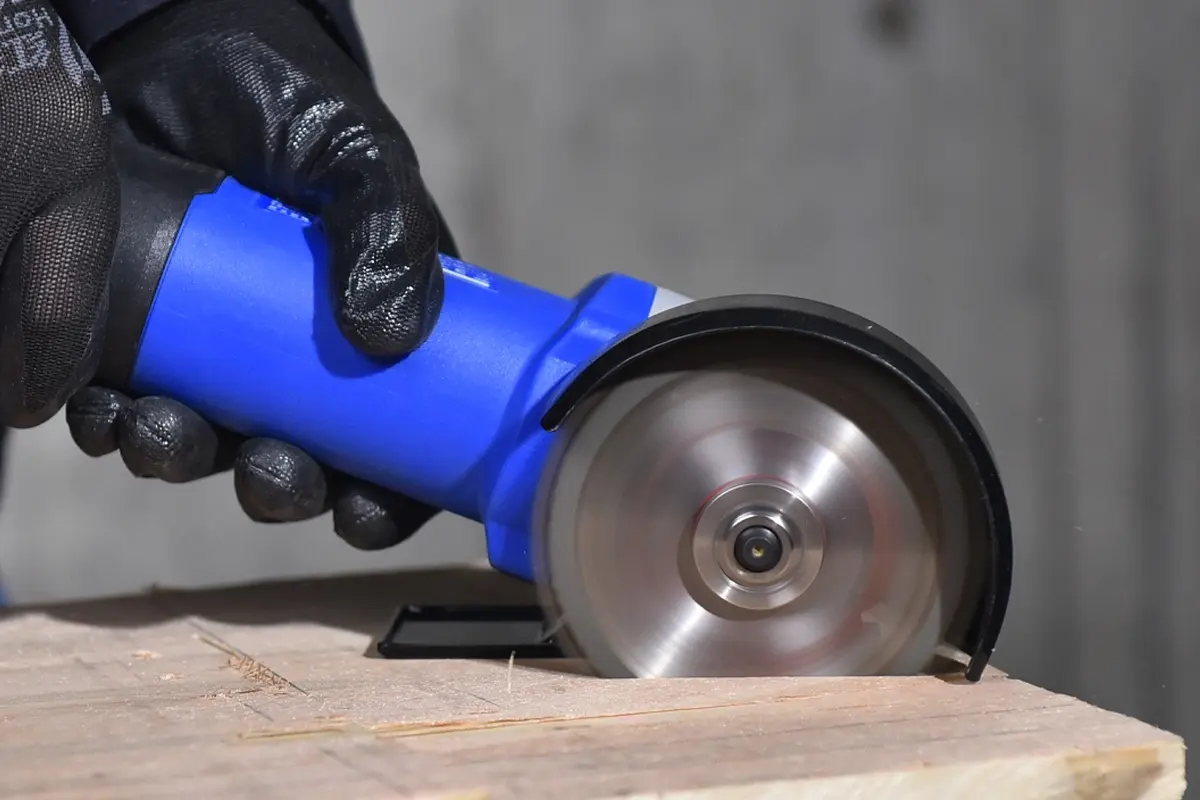 ANGLE GRINDER 9533M