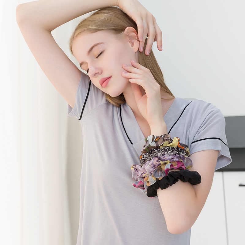 Mulberry silk printed silk scrunchies