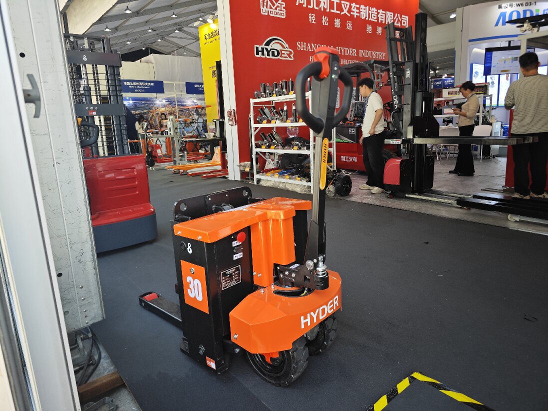 ROUGH TERRAIN PALLET TRUCKS