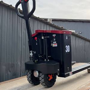 Rough terrain pallet jack 